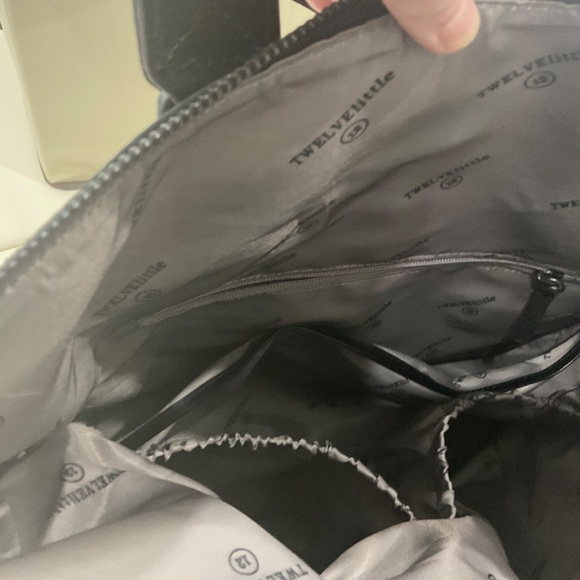 Twelvelittle unisex 3-in-1 foldover tote black - Picture 4 of 13